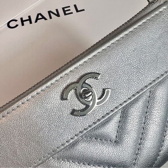 |SOLD| Chanel Chevron Lambskin Leather CC Logo Pouch - Picture 5 of 10